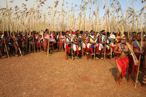 swazi-group-outside