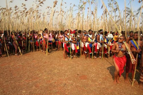 swazi-group-outside