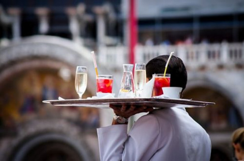 french-waiter-sinks