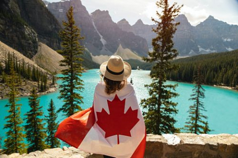 woman-canada-flag