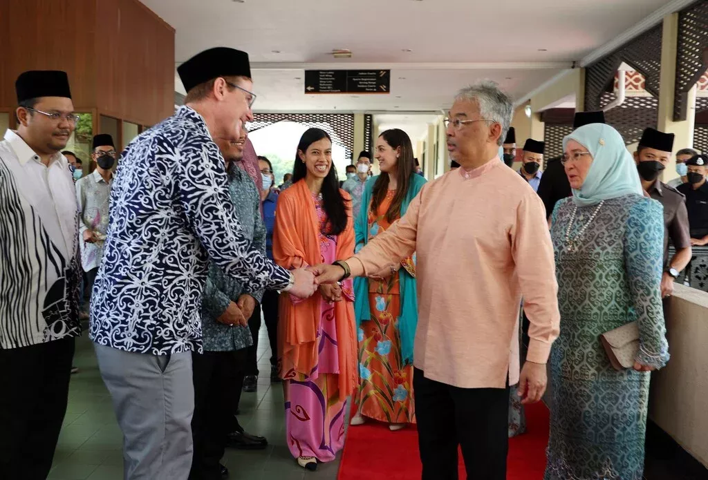 handshakes-malaysia-business